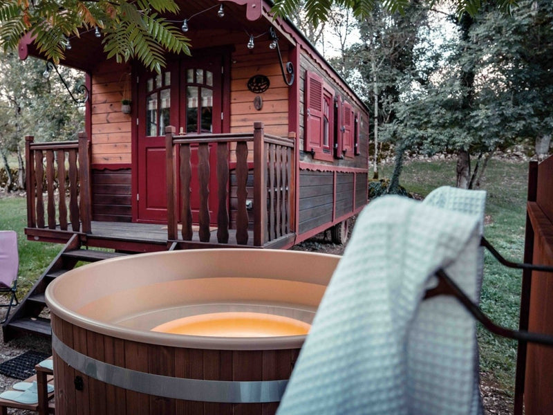 Les Roulottes du Petit Gouffre de Padirac - Love’nSpa - weekend en amoureux, love rooms avec spa ou jacuzzi privatif1 de Les Roulottes du Petit Gouffre de Padirac