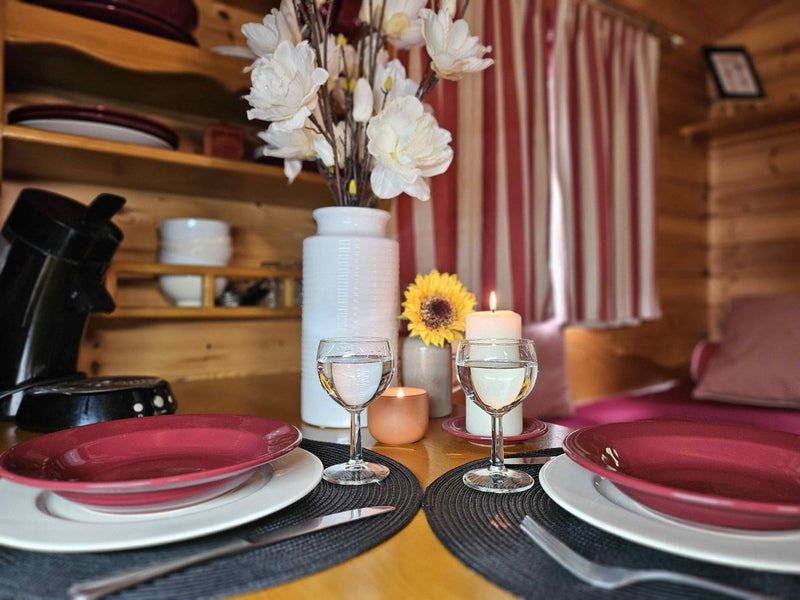 Les Roulottes du Petit Gouffre de Padirac - Love’nSpa - weekend en amoureux, love rooms avec spa ou jacuzzi privatif3 de Les Roulottes du Petit Gouffre de Padirac