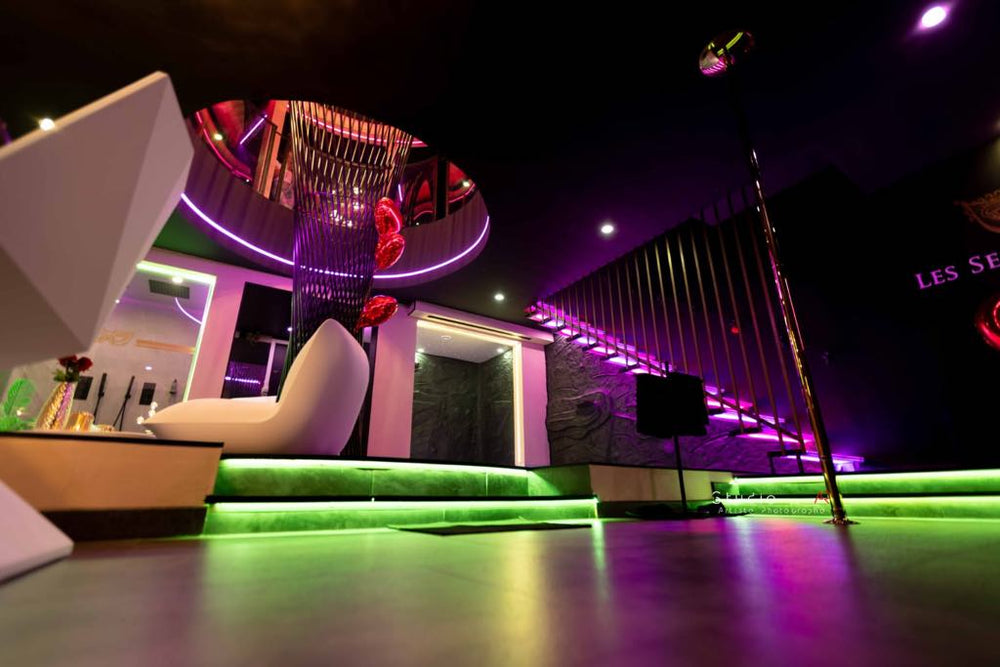 Les Secrets Rooms L'EVASION DIVINE - Love’nSpa - weekend en amoureux, love rooms avec spa ou jacuzzi privatif1 de Les Secrets Rooms L'EVASION DIVINE