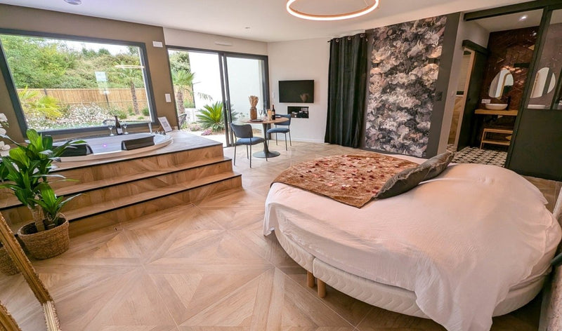 Les Suites du Payré - Suite Passion - Love’nSpa - weekend en amoureux, love rooms avec spa ou jacuzzi privatif2 de Les Suites du Payré - Suite Passion