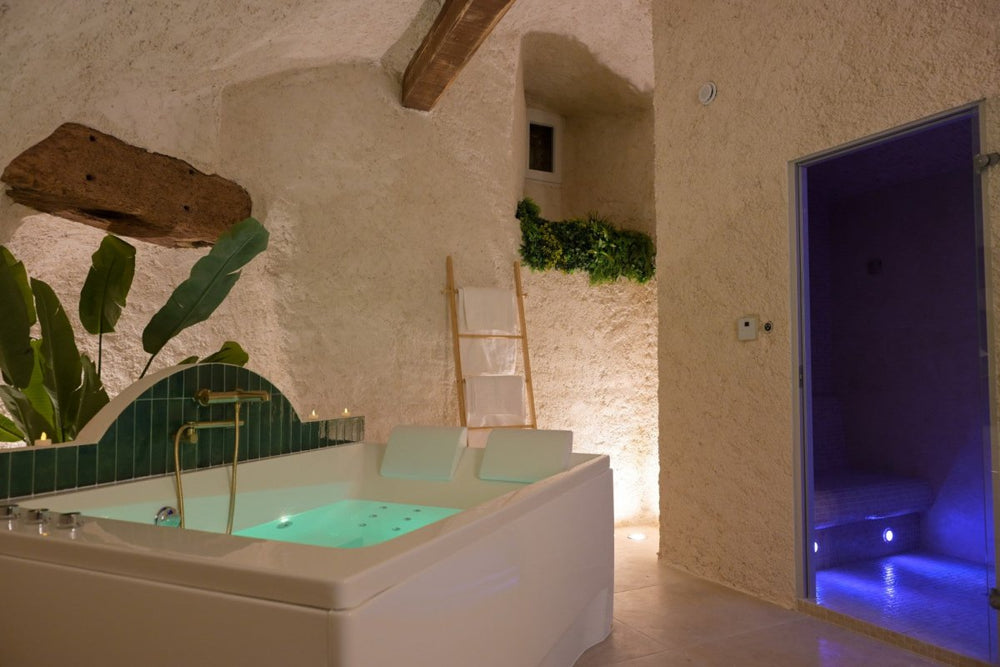Les Voûtes - Suite Spa Balnéo & Hammam privatifs - Love’nSpa - weekend en amoureux, love rooms avec spa ou jacuzzi privatif1 de Les Voûtes - Suite Spa Balnéo & Hammam privatifs