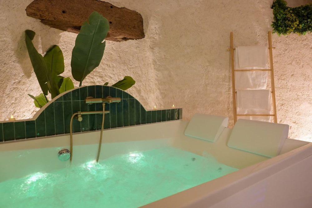 Les Voûtes - Suite Spa Balnéo & Hammam privatifs - Love’nSpa - weekend en amoureux, love rooms avec spa ou jacuzzi privatif8 de Les Voûtes - Suite Spa Balnéo & Hammam privatifs