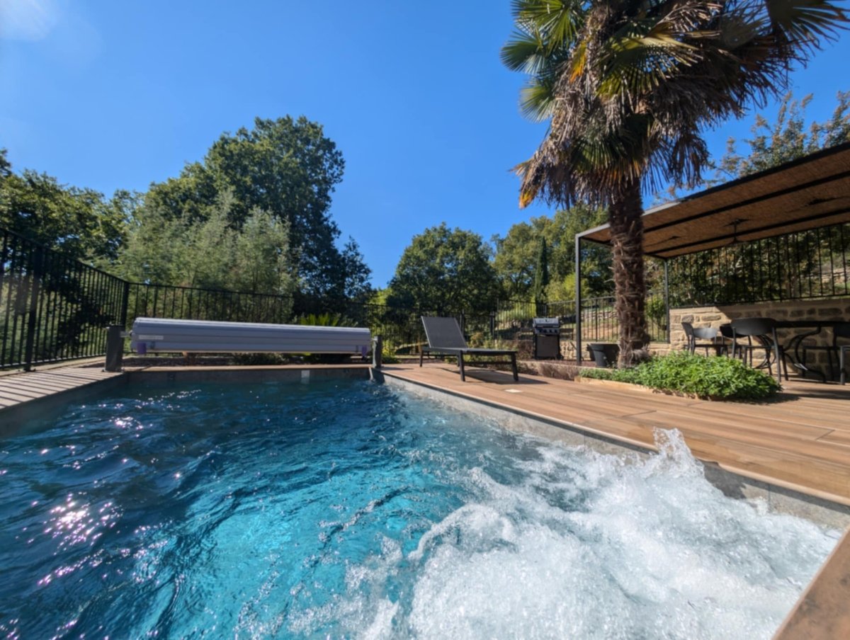 L'Escapade Amoureuse Ardéchoise Bis - Love’nSpa - weekend en amoureux, love rooms avec spa ou jacuzzi privatifL'Escapade Amoureuse Ardéchoise Bis