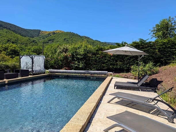 L'Escapade Amoureuse - Love’nSpa - weekend en amoureux, love rooms avec spa ou jacuzzi privatif3 de L'Escapade Amoureuse