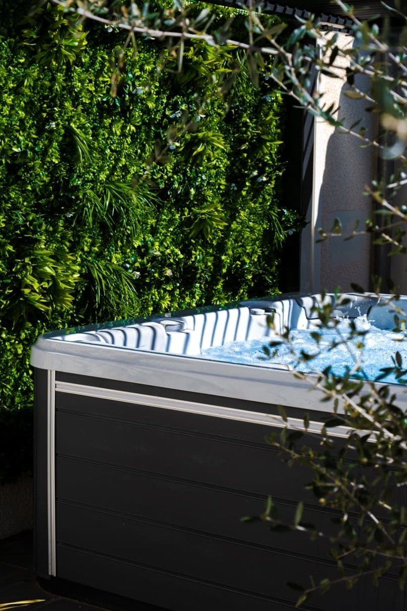 L'Essentiel 84 - La suite TENTATION - Love’nSpa - weekend en amoureux, love rooms avec spa ou jacuzzi privatif18 de L'Essentiel Gîte de Charme 5 Etoiles - La suite TENTATION