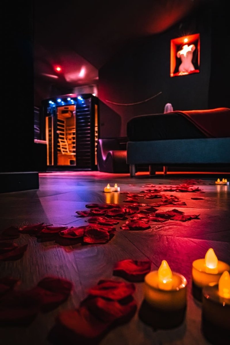 L'Essentiel 84 - La suite TENTATION - Love’nSpa - weekend en amoureux, love rooms avec spa ou jacuzzi privatif4 de L'Essentiel Gîte de Charme 5 Etoiles - La suite TENTATION