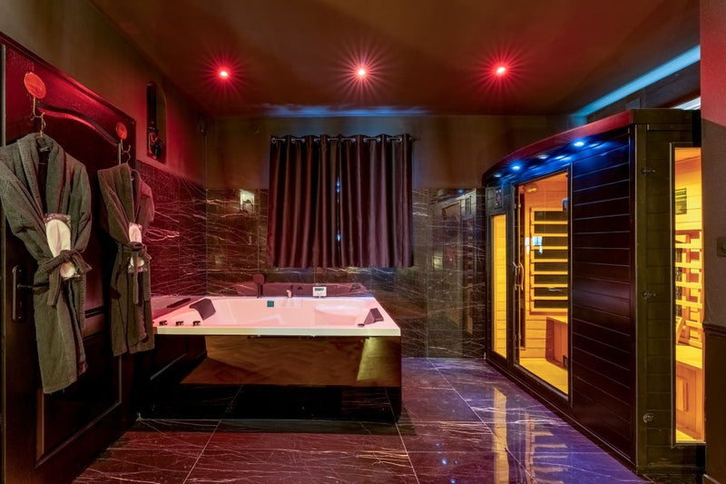 L'Essentiel Gîte de Charme 5 Etoiles - La suite TENTATION - Love’nSpa - weekend en amoureux, love rooms avec spa ou jacuzzi privatif2 de L'Essentiel Gîte de Charme 5 Etoiles - La suite TENTATION