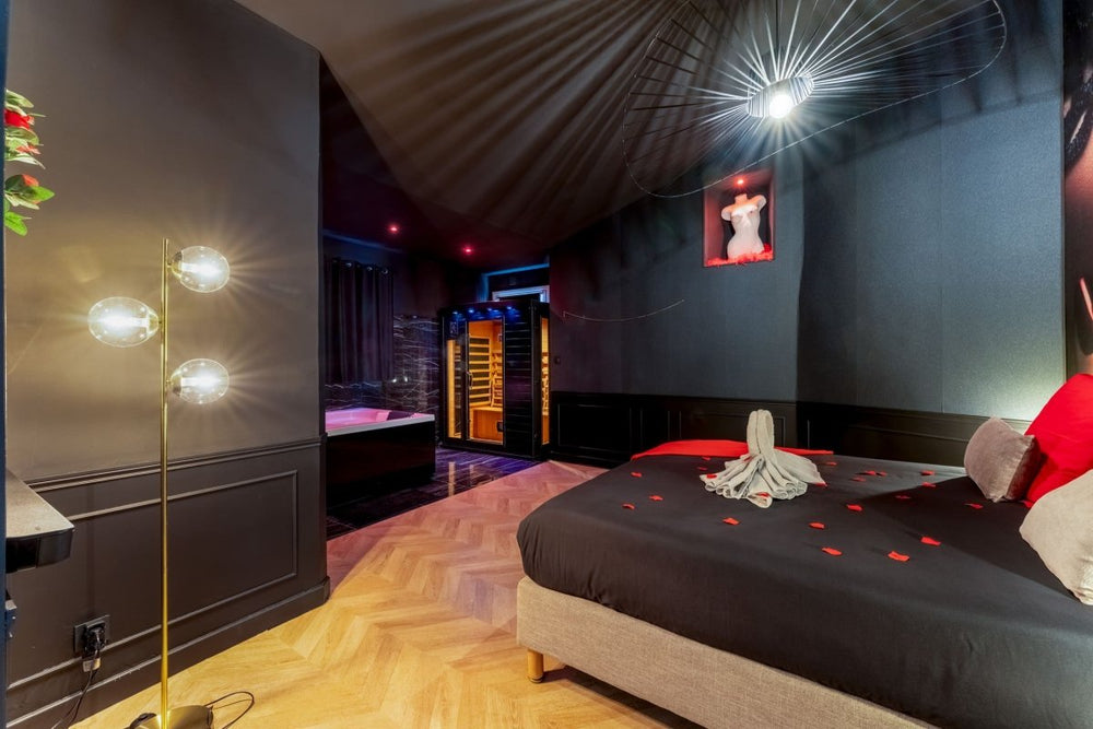 L'Essentiel Gîte de Charme 5 Etoiles - La suite TENTATION - Love’nSpa - weekend en amoureux, love rooms avec spa ou jacuzzi privatif8 de L'Essentiel Gîte de Charme 5 Etoiles - La suite TENTATION