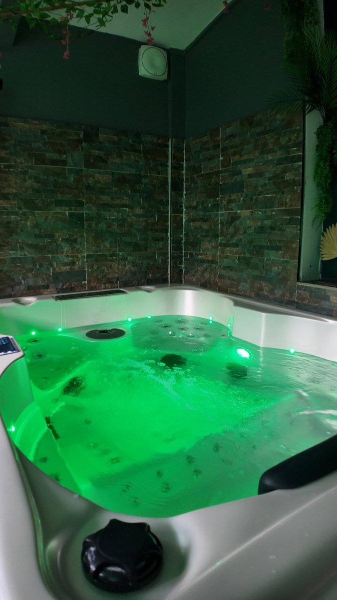 L'Everest Rooms - Love Room Amazone - Love’nSpa - weekend en amoureux, love rooms avec spa ou jacuzzi privatif6 de L'Everest Rooms - Love Room Amazone