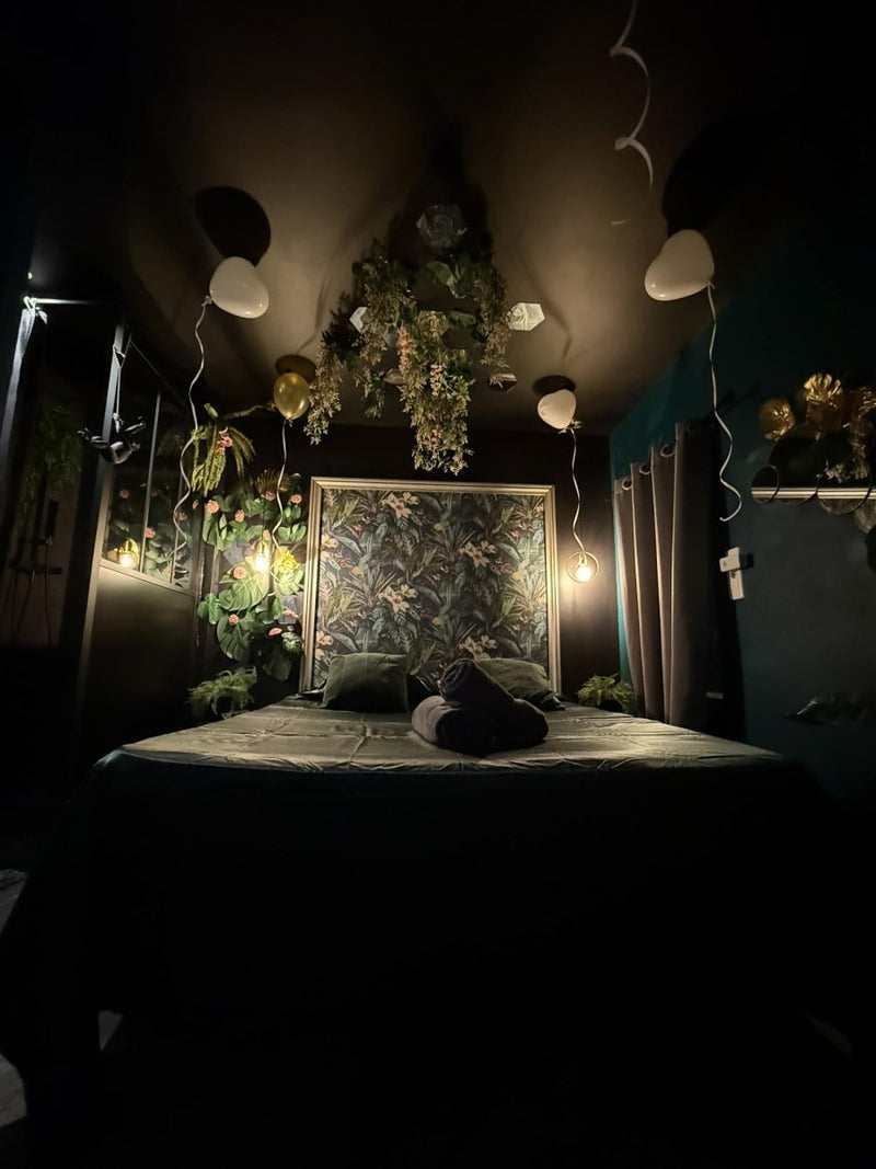 L'Everest Rooms - Love Room Amazone - Love’nSpa - weekend en amoureux, love rooms avec spa ou jacuzzi privatif2 de L'Everest Rooms - Love Room Amazone