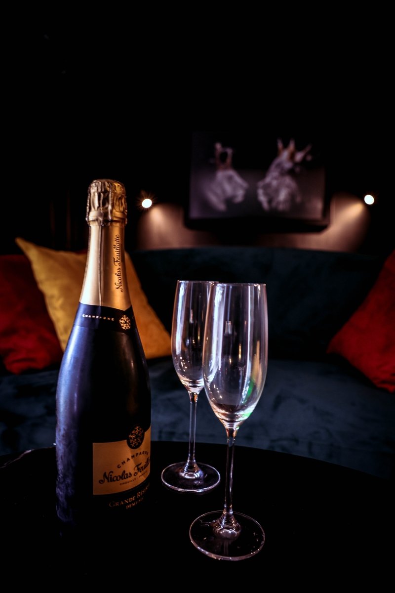 L'Insoupçonnée - Love’nSpa - weekend en amoureux, love rooms avec spa ou jacuzzi privatif9 de L'Insoupçonnée