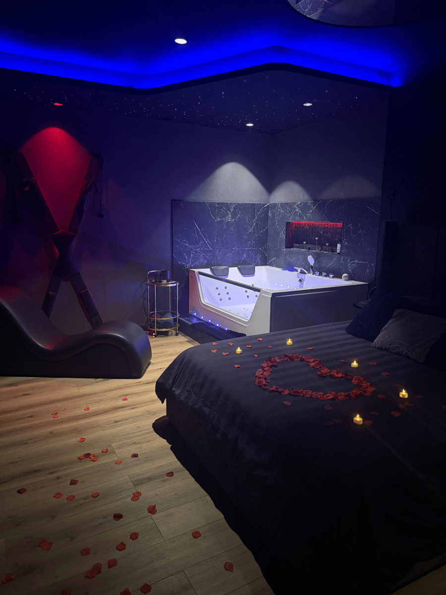 L’obscure - Love’nSpa - weekend en amoureux, love rooms avec spa ou jacuzzi privatif10 de L’obscure