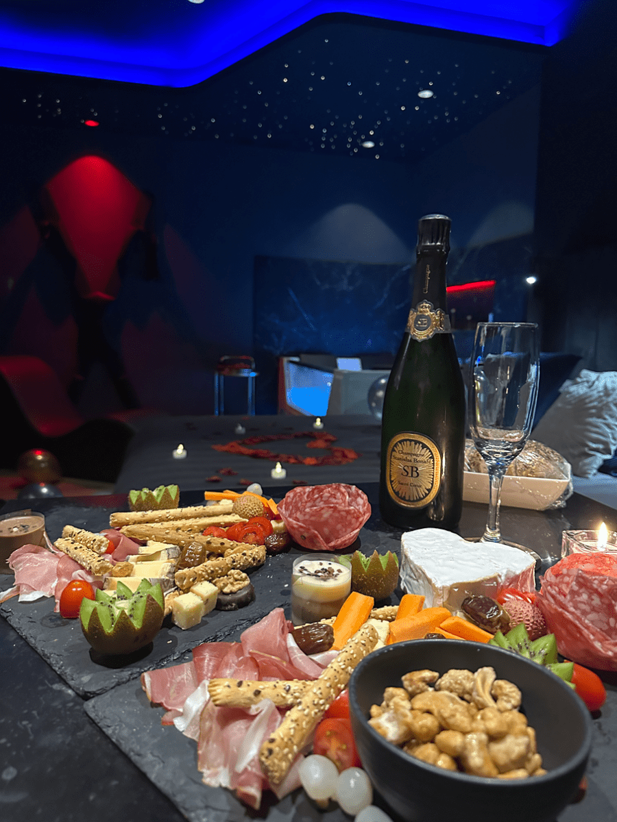 L’obscure - Love’nSpa - weekend en amoureux, love rooms avec spa ou jacuzzi privatif9 de L’obscure