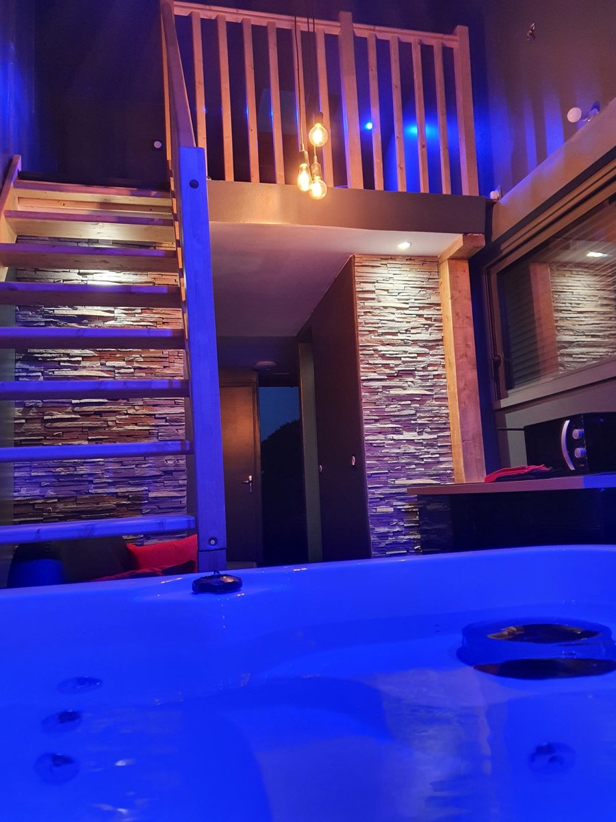 Loft Spa Bord de mer Fouras - Love’nSpa - weekend en amoureux, love rooms avec spa ou jacuzzi privatifLoft Spa Bord de mer Fouras