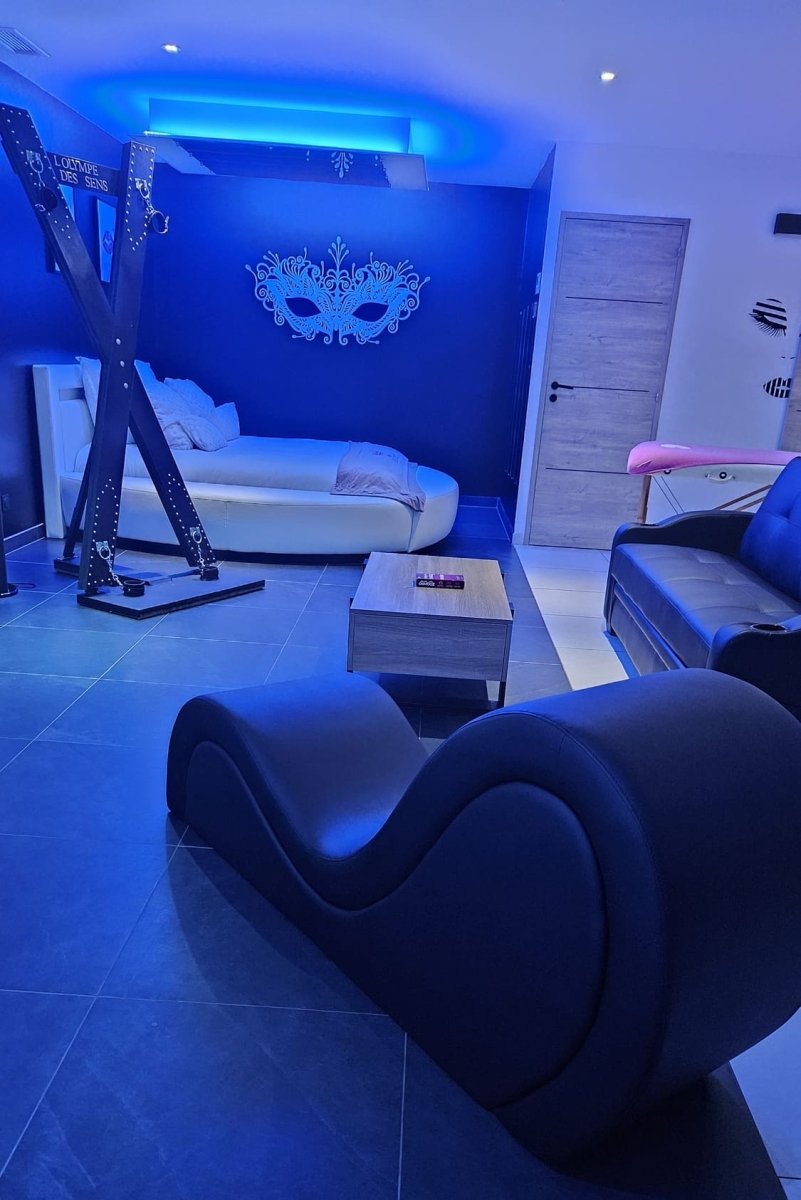L'Olympe des Sens - CUPIDON • Dieu de l’amour - Love’nSpa - weekend en amoureux, love rooms avec spa ou jacuzzi privatif9 de L'Olympe des Sens - CUPIDON • Dieu de l’amour