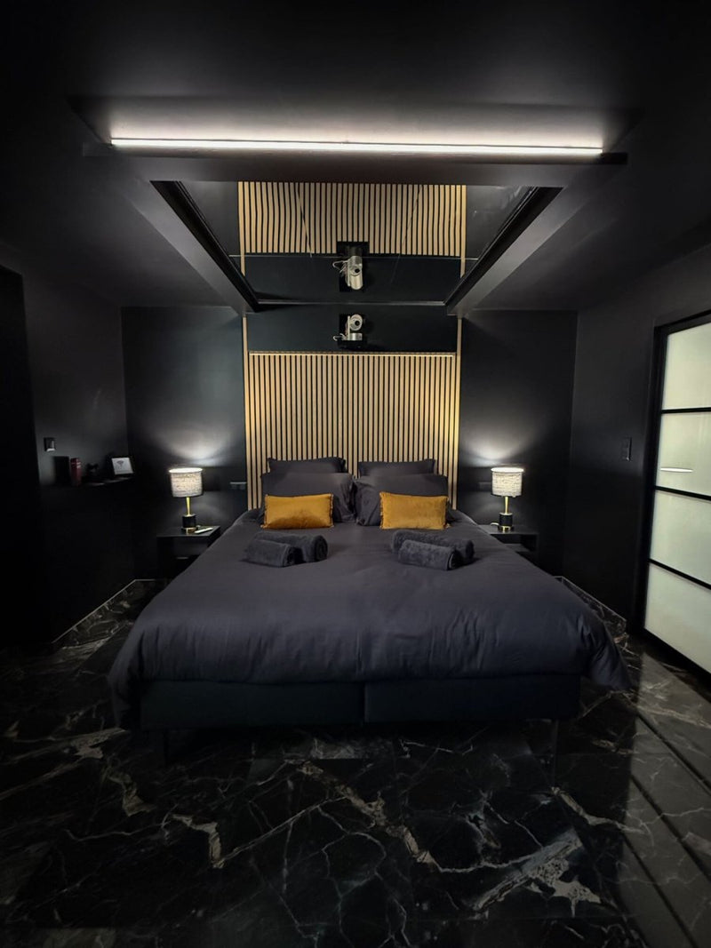 L'Or sombre - Love’nSpa - weekend en amoureux, love rooms avec spa ou jacuzzi privatif1 de L'Or sombre