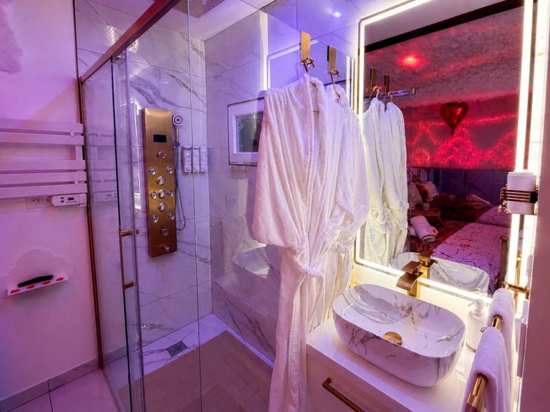 Lova Rosa - Love’nSpa - weekend en amoureux, love rooms avec spa ou jacuzzi privatif2 de Lova Rosa