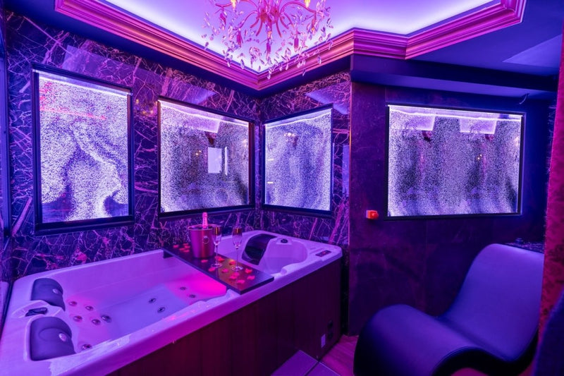 Love And Sex Room - La Marquise - Love’nSpa - weekend en amoureux, love rooms avec spa ou jacuzzi privatif1 de Love And Sex Room - La Marquise