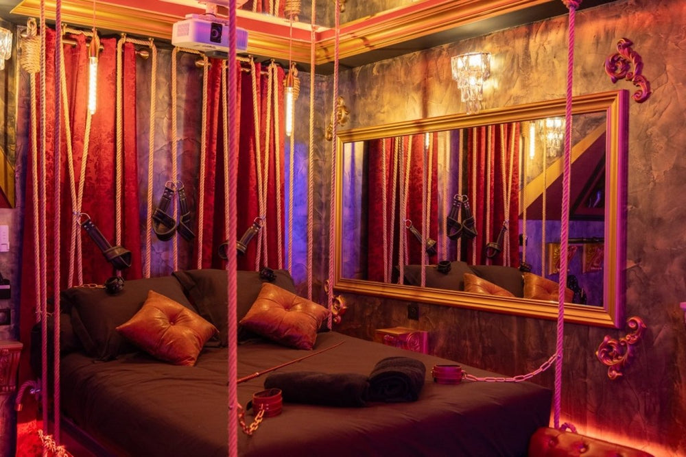 Love And Sex Room - La Marquise - Love’nSpa - weekend en amoureux, love rooms avec spa ou jacuzzi privatif3 de Love And Sex Room - La Marquise