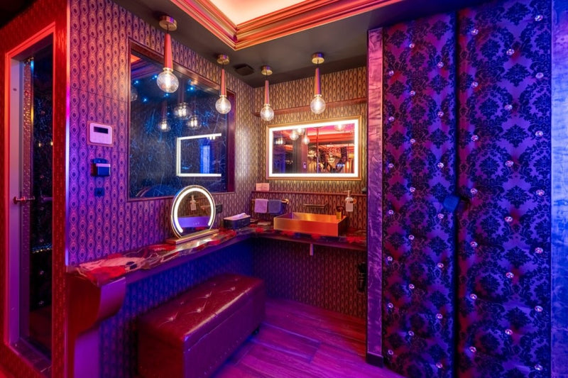 Love And Sex Room - La Marquise - Love’nSpa - weekend en amoureux, love rooms avec spa ou jacuzzi privatif4 de Love And Sex Room - La Marquise