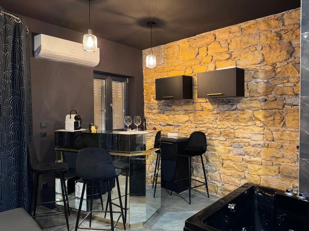 LOVE CLAIRE - Love’nSpa - weekend en amoureux, love rooms avec spa ou jacuzzi privatif10 de LOVE CLAIRE