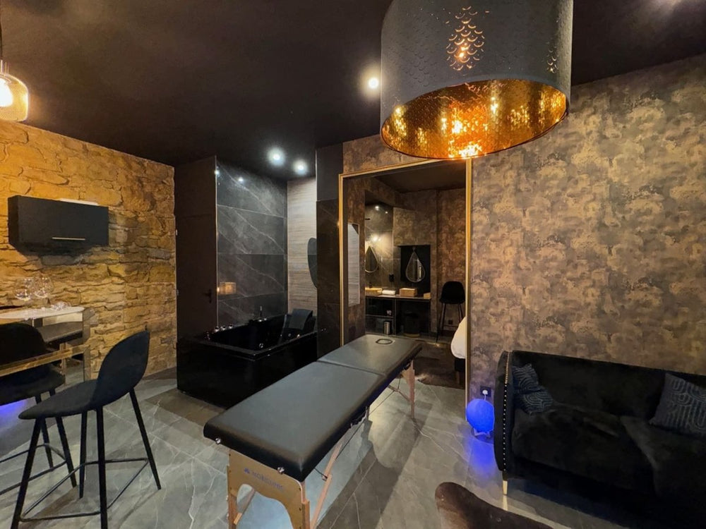 LOVE CLAIRE - Love’nSpa - weekend en amoureux, love rooms avec spa ou jacuzzi privatif6 de LOVE CLAIRE