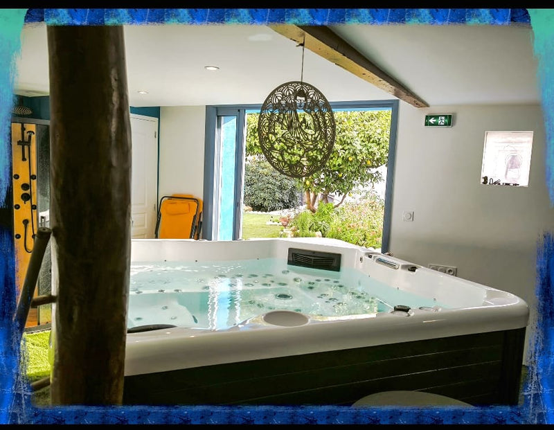 Love & Kinky Room with big SPAs & Sauna - Love’nSpa - weekend en amoureux, love rooms avec spa ou jacuzzi privatif3 de Love & Kinky Room with big SPAs & Sauna