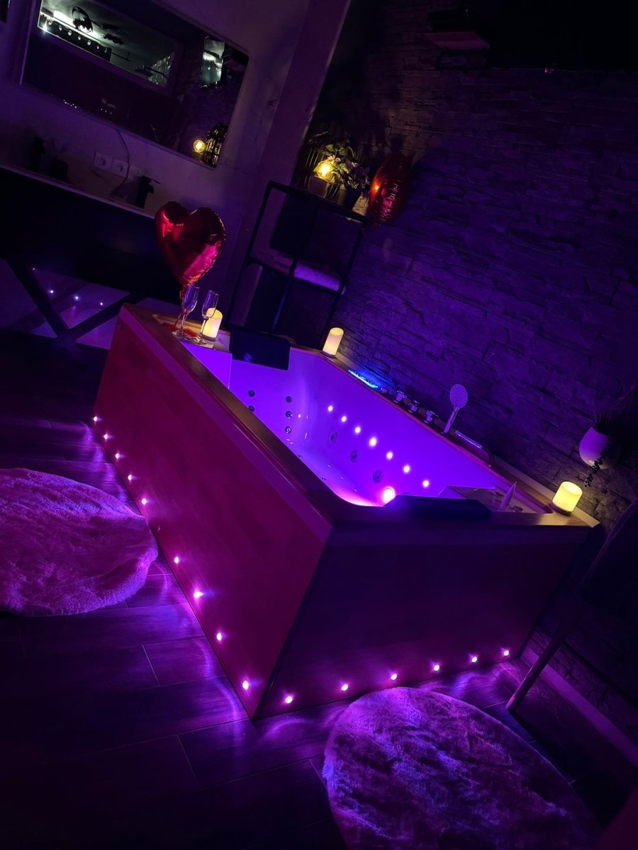 Love Room 66 - Love’nSpa - weekend en amoureux, love rooms avec spa ou jacuzzi privatif5 de Love Room 66