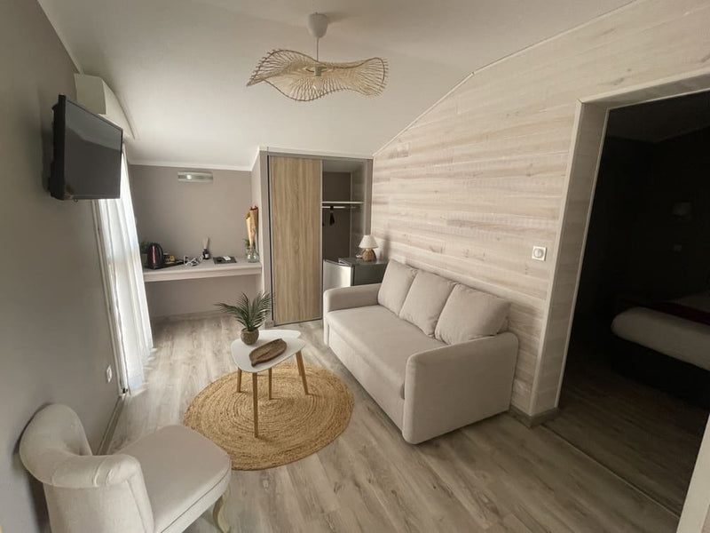 Love Room - La Dame du Lac - Love’nSpa - weekend en amoureux, love rooms avec spa ou jacuzzi privatif4 de Love Room - La Dame du Lac