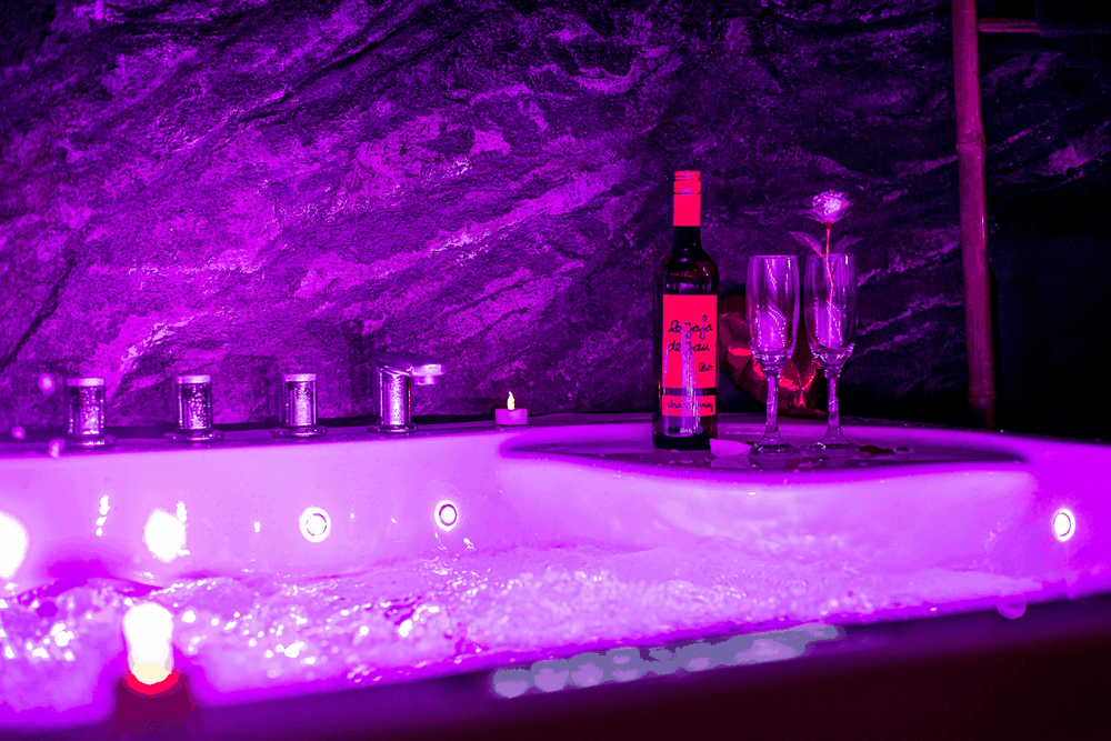 Jacuzi perpignan3 de Love room perpignan jacuzzi tantra balancoire
