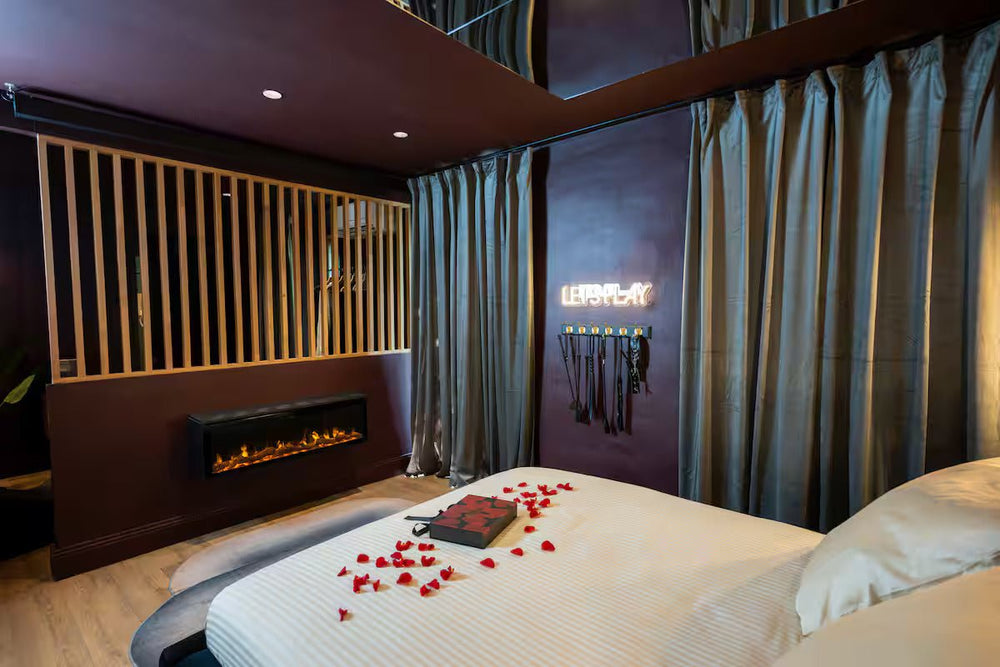 Love Room Luxe – Balnéo – Cinéma - Love’nSpa - weekend en amoureux, love rooms avec spa ou jacuzzi privatif10 de Love Room Luxe – Balnéo – Cinéma