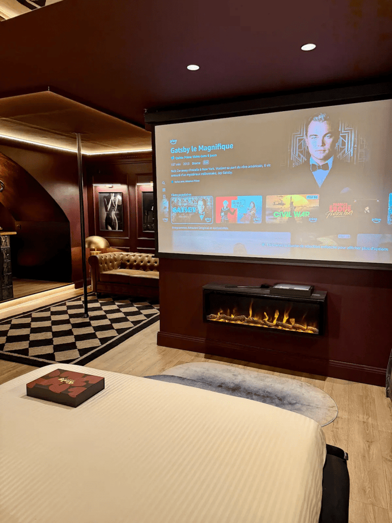 Love Room Luxe – Balnéo – Cinéma - Love’nSpa - weekend en amoureux, love rooms avec spa ou jacuzzi privatif2 de Love Room Luxe – Balnéo – Cinéma