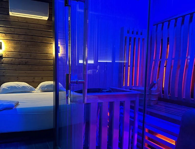 Love room Perpignan - Love’nSpa - weekend en amoureux, love rooms avec spa ou jacuzzi privatif3 de Love room Perpignan