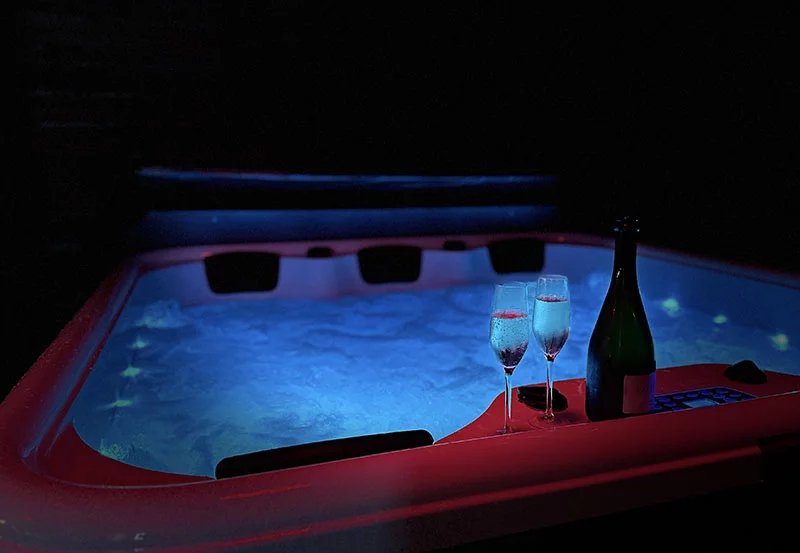 Love room Perpignan - Love’nSpa - weekend en amoureux, love rooms avec spa ou jacuzzi privatif4 de Love room Perpignan