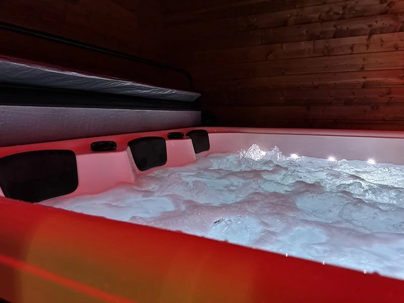 Love room Perpignan - Love’nSpa - weekend en amoureux, love rooms avec spa ou jacuzzi privatif1 de Love room Perpignan