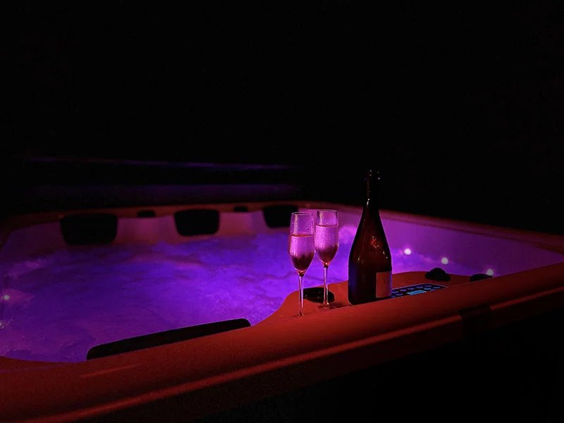 Love room Perpignan - Love’nSpa - weekend en amoureux, love rooms avec spa ou jacuzzi privatif8 de Love room Perpignan