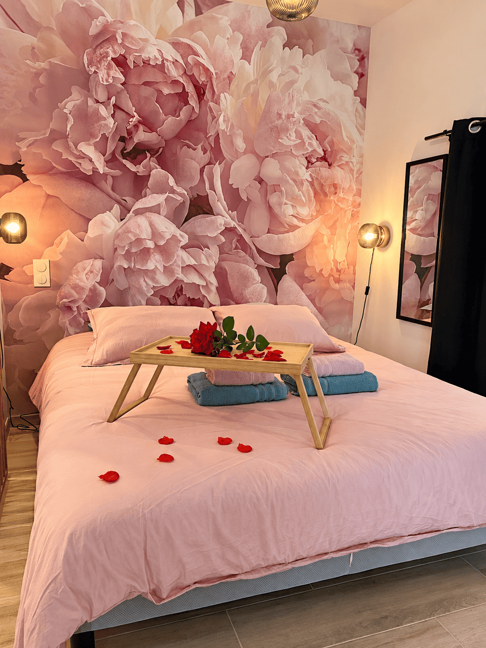 Ambiance romantique dans la chambre avec décoration sur demande11 de Suite Prova