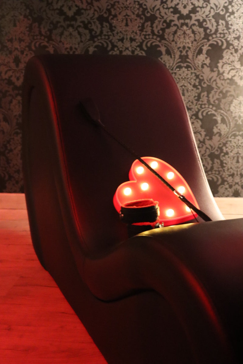 Chambre bdsm pour adulte Love room Une Pause à Deux à Château-Landon seine et marne 773 de Une Pause à Deux