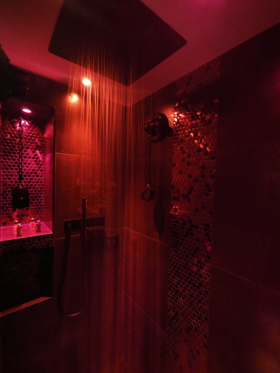 Love & Sex Room - Love’nSpa - weekend en amoureux, love rooms avec spa ou jacuzzi privatif16 de Love And Sex Room - La Boudoir
