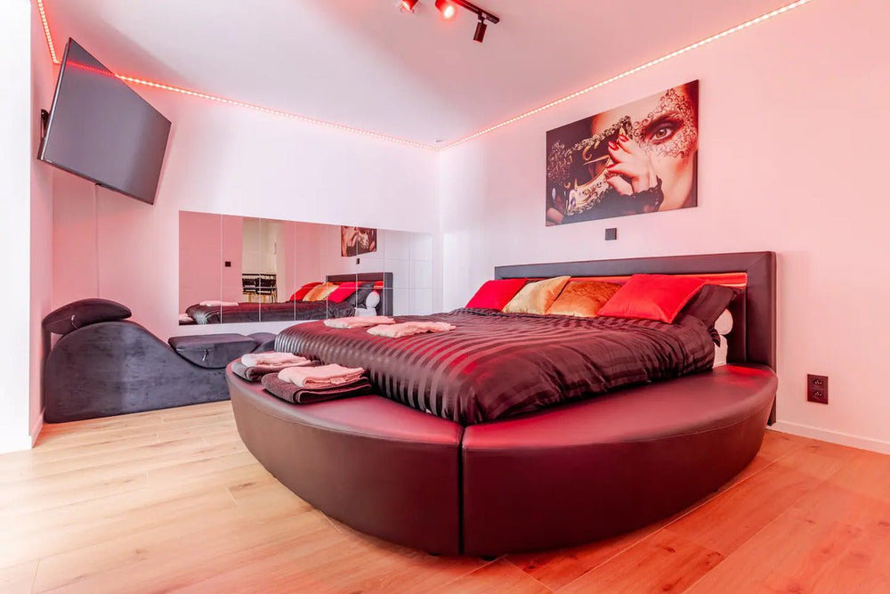 LoveRoom - Les chambres de Noela - Love’nSpa - weekend en amoureux, love rooms avec spa ou jacuzzi privatif1 de LoveRoom - Les chambres de Noela
