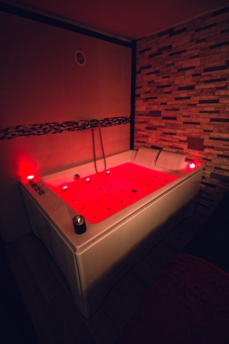 LoveRoom Liberty - Love’nSpa - weekend en amoureux, love rooms avec spa ou jacuzzi privatif2 de LoveRoom Liberty