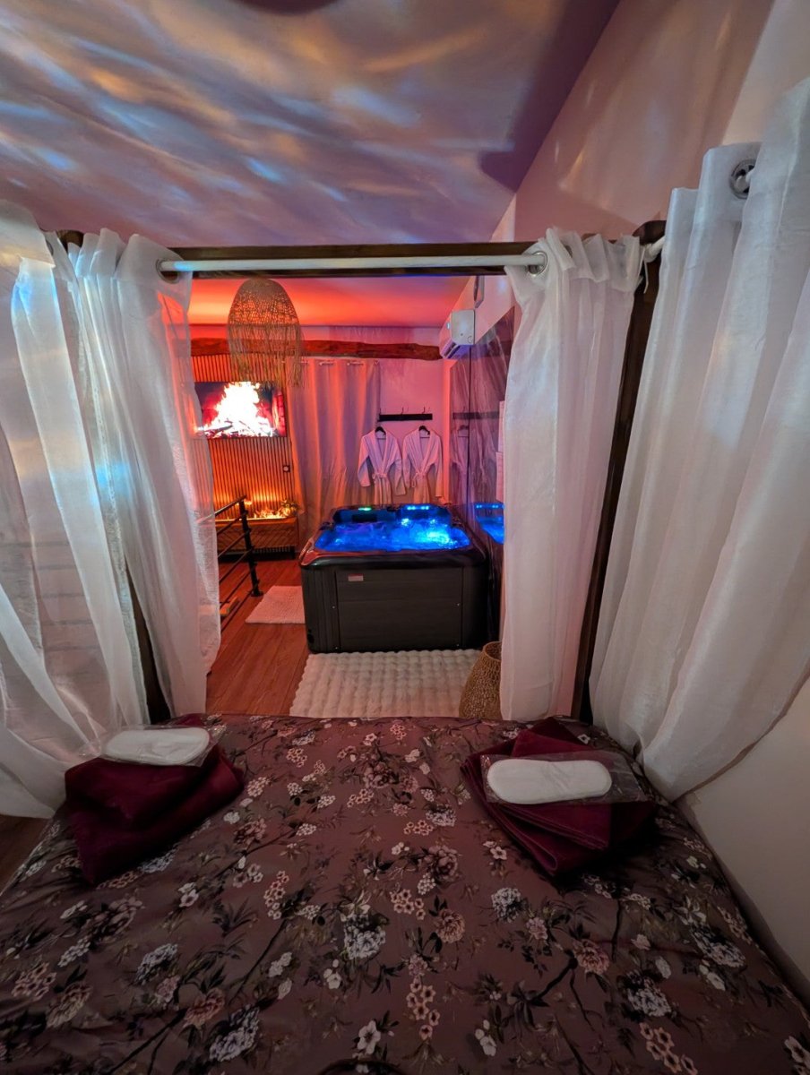 Loveroom L'Instant Précieux - Love’nSpa - weekend en amoureux, love rooms avec spa ou jacuzzi privatif24 de Loveroom L'Instant Précieux