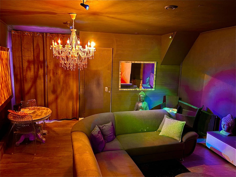 Loveroom Valenciennes - Suite Loveroom - Love’nSpa - weekend en amoureux, love rooms avec spa ou jacuzzi privatif4 de Loveroom Valenciennes