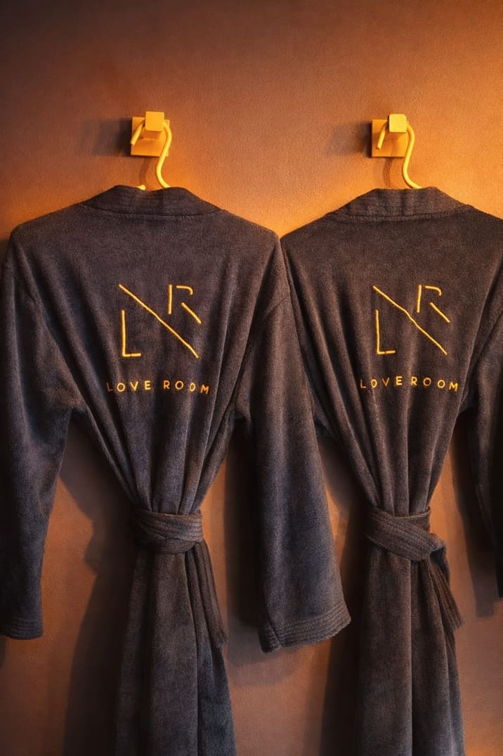 Loveroom85 - Love’nSpa - weekend en amoureux, love rooms avec spa ou jacuzzi privatif11 de Loveroom85