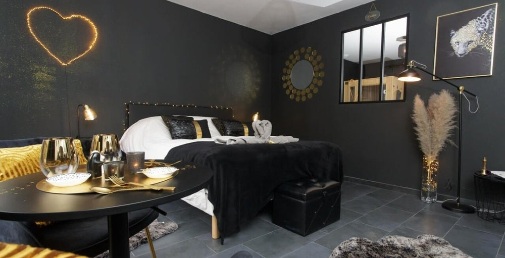 Lover's room Or - Love’nSpa - weekend en amoureux, love rooms avec spa ou jacuzzi privatif8 de Lover's room Or