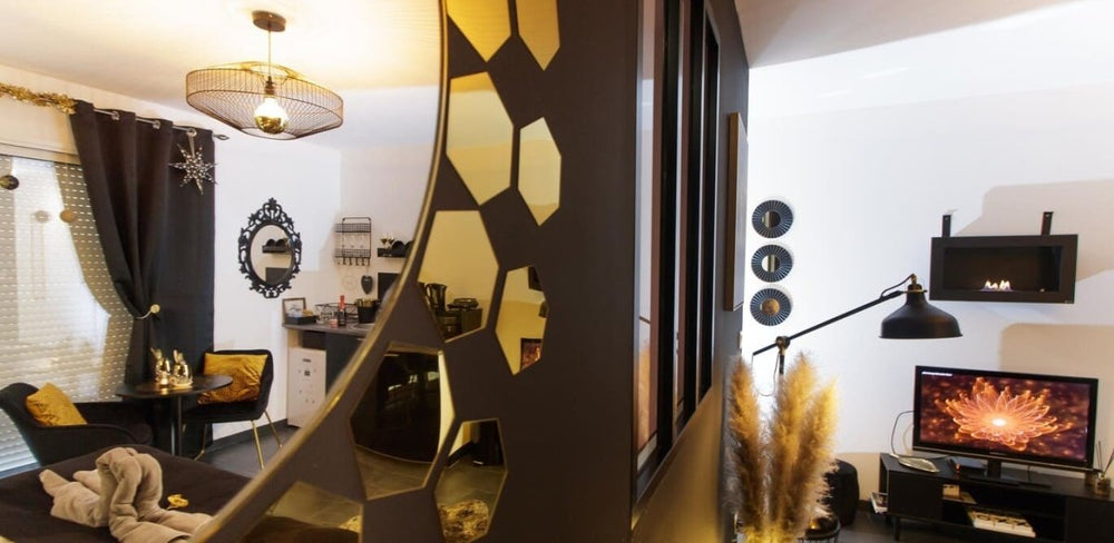 Lover's room Or - Love’nSpa - weekend en amoureux, love rooms avec spa ou jacuzzi privatif6 de Lover's room Or