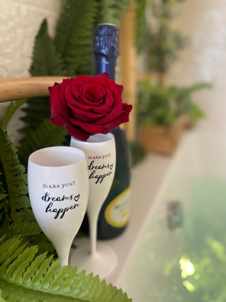 Lover's room Tropic - Love’nSpa - weekend en amoureux, love rooms avec spa ou jacuzzi privatif6 de Lover's room Tropic