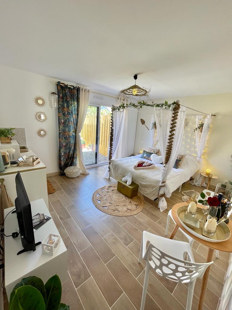 Lover's room Tropic - Love’nSpa - weekend en amoureux, love rooms avec spa ou jacuzzi privatif14 de Lover's room Tropic
