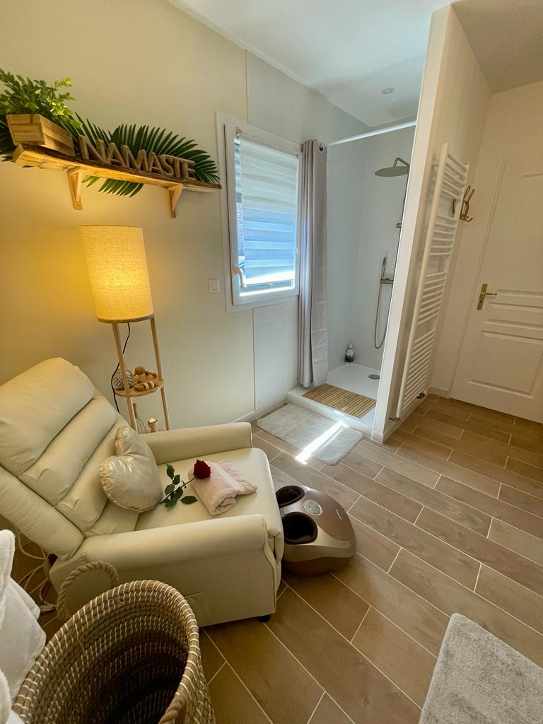 Lover's room Tropic - Love’nSpa - weekend en amoureux, love rooms avec spa ou jacuzzi privatif11 de Lover's room Tropic