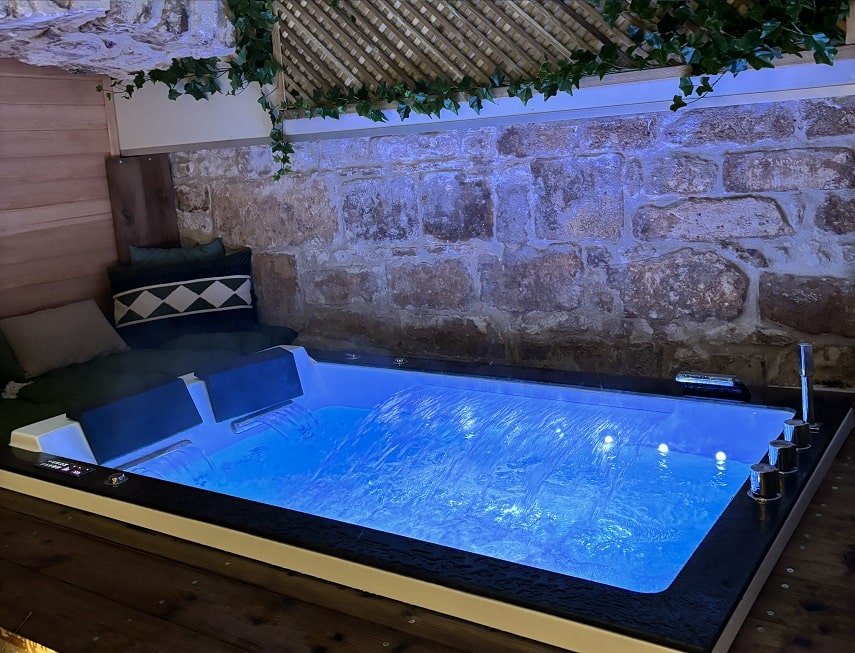 Lov'in Cognac - Love’nSpa - weekend en amoureux, love rooms avec spa ou jacuzzi privatifLov'in Cognac